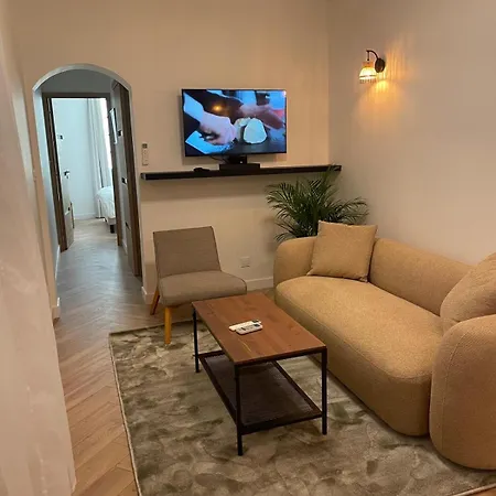 Apartman Recently Renovated In Quiet Area In Heart Of Old *