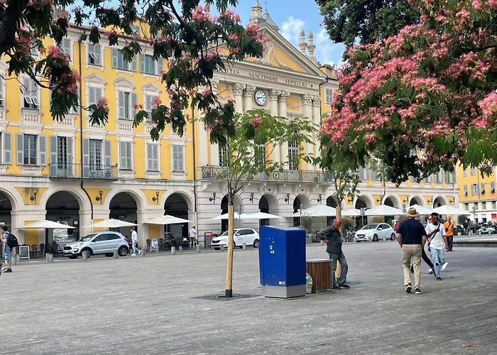 Recently Renovated In Quiet Area In Heart Of Old