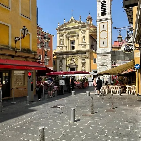 Recently Renovated In Quiet Area In Heart Of Old