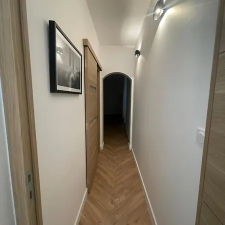 Recently Renovated In Quiet Area In Heart Of Old * Nizza