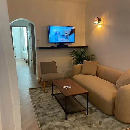 Апартаменты Recently Renovated In Quiet Area In Heart Of Old *