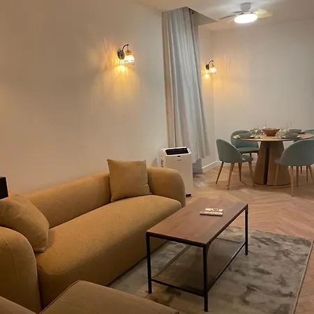 Recently Renovated In Quiet Area In Heart Of Old Апартаменты