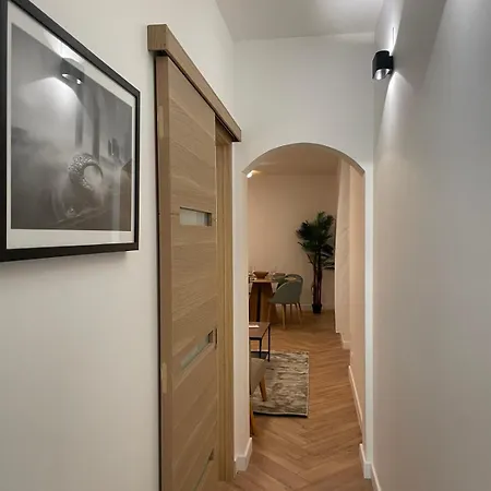 Recently Renovated In Quiet Area In Heart Of Old *