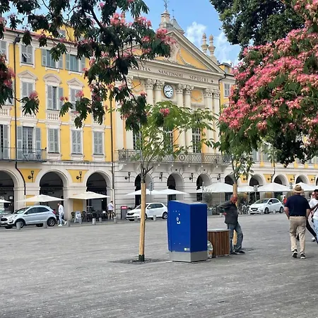Recently Renovated In Quiet Area In Heart Of Old