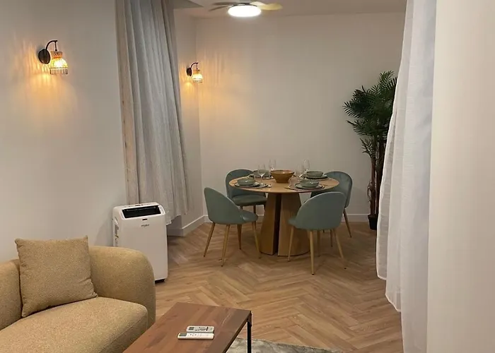 Recently Renovated In Quiet Area In Heart Of Old Апартаменты *