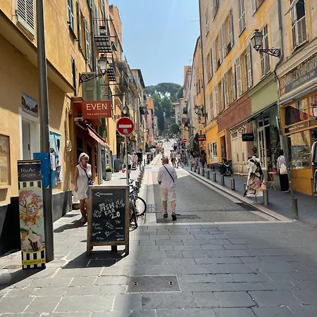 Appartement Recently Renovated In Quiet Area In Heart Of Old Nice