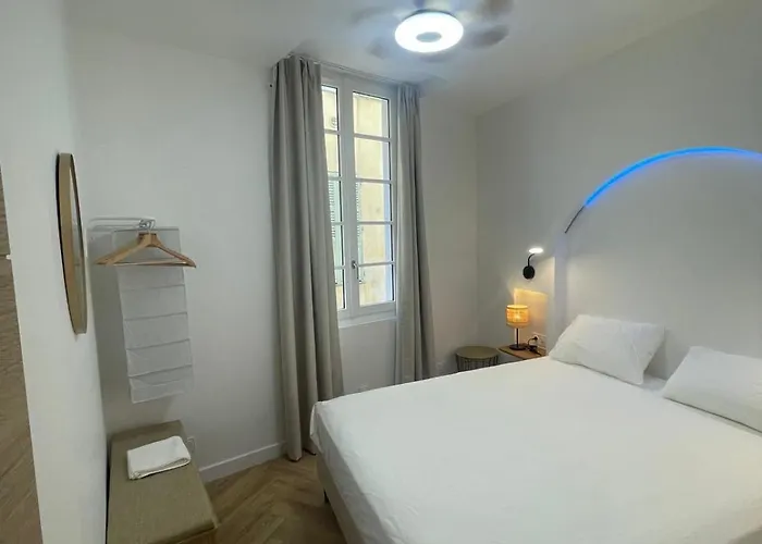 Recently Renovated In Quiet Area In Heart Of Old Nice